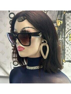 Dolce & Gabbana Pin Up style Sunglasses - Selena Gomez Slay Selena Gomez main image 3